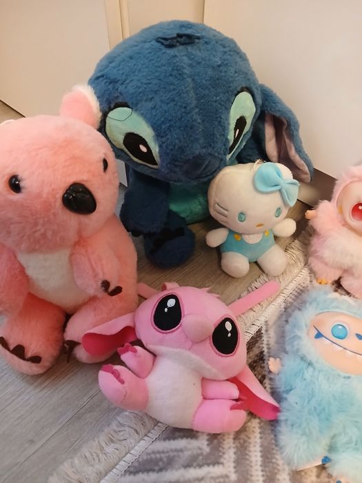 Стич и лабубу и др.