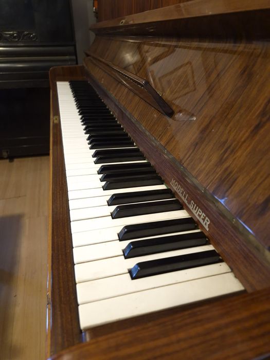 Немско пиано August Forster