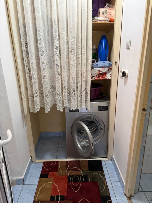 Vand apartament 2 camere etajul IV Cugir