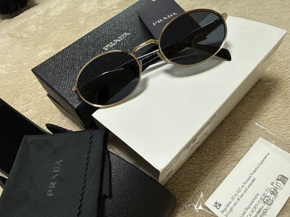 Слънчеви очила Prada