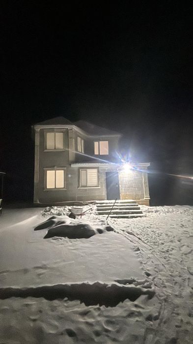 Продается двух этажный дом