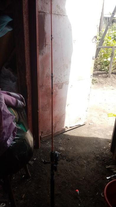 Продам спиннинг 1.80