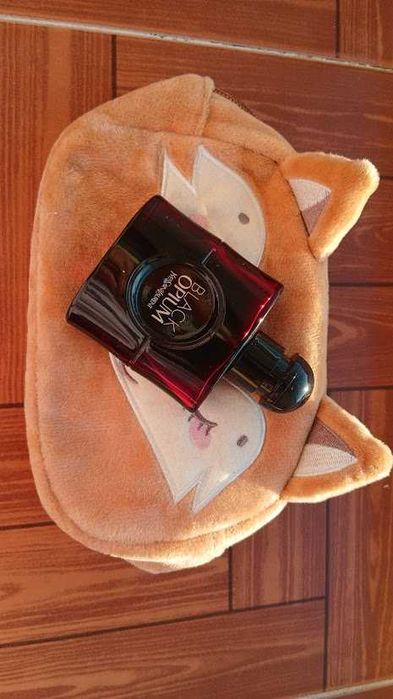 Yves Saint Laurent Black Opium Over Red si portfard Vito and Joe