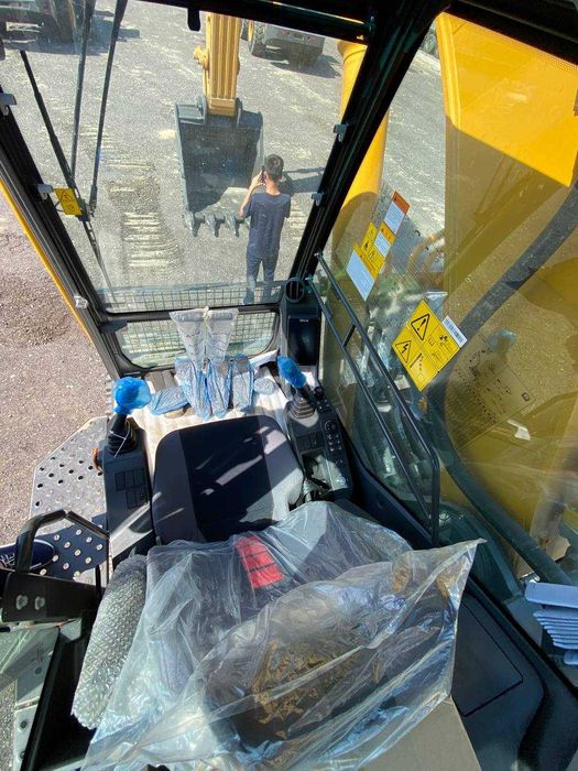 Гусеничный Экскаватор SDLG E6375FEH (1,9 m³). Навоий