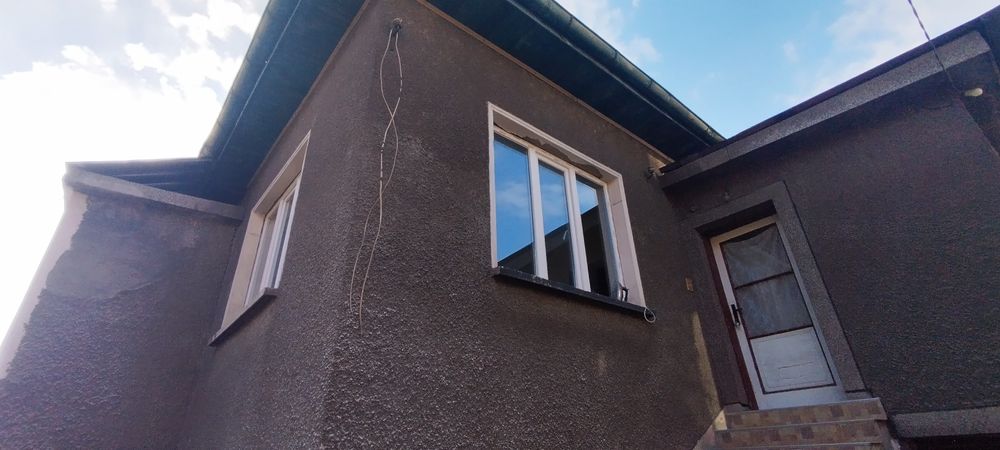 Продават се две къщи в жк. Църква, гр. Перник