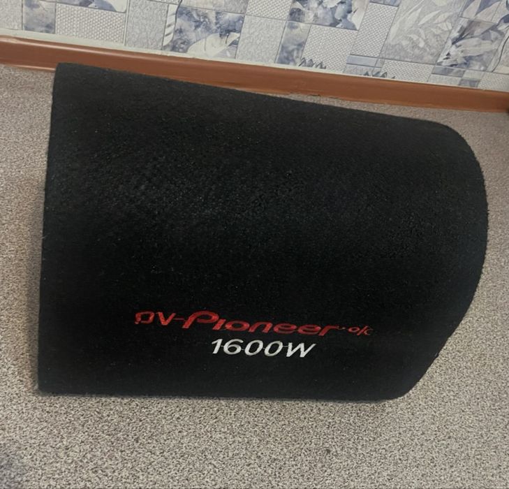Автосабвуфер Pioneer 1600W почти новый