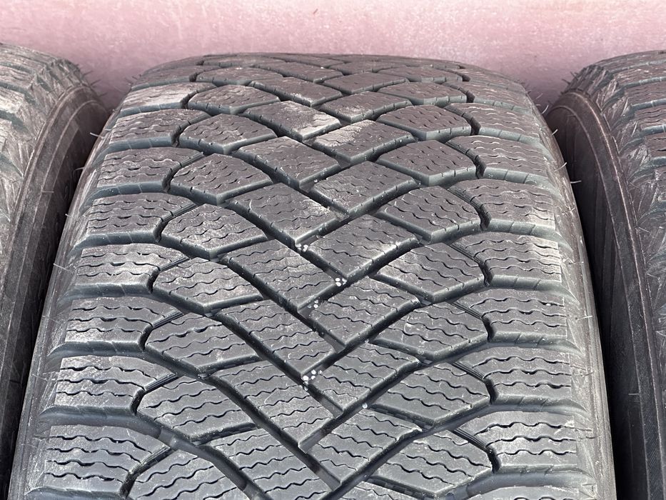 Зимняя резина 235/55 20 Maxxis