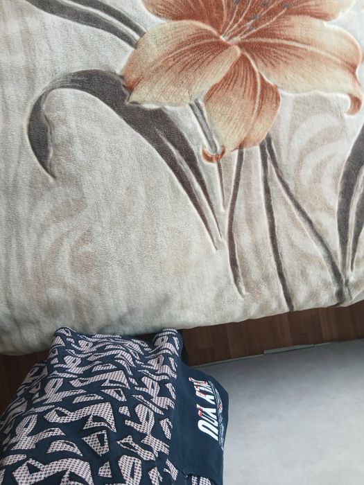 Плед.покрывало в хорошем состояние