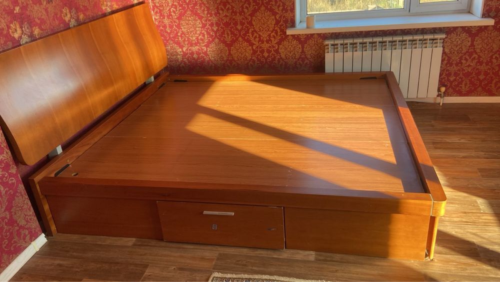 Продам кровать срочно