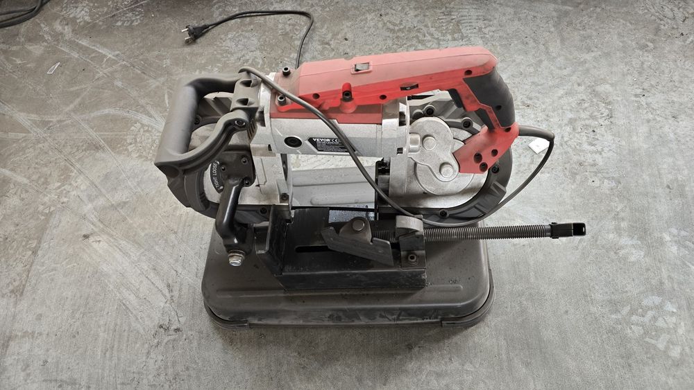 Fierastrau cu bandă portabil