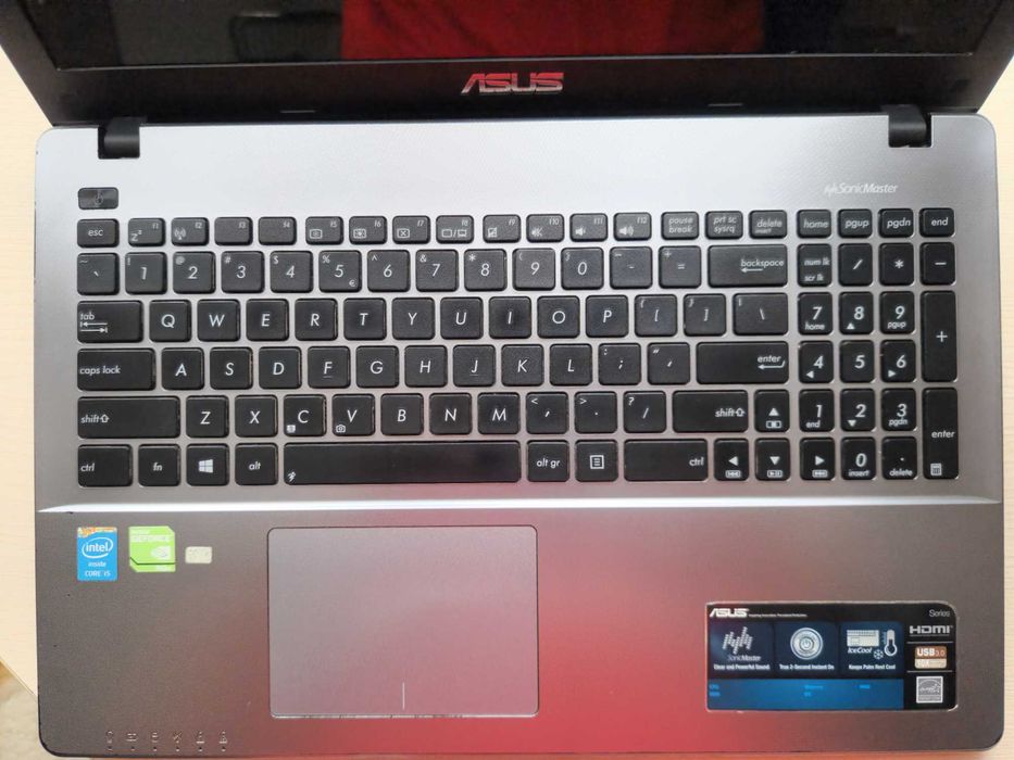 Laptop ASUS X550LB