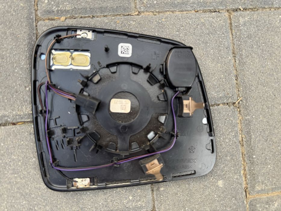 ОЕМ ляво стъкло за огледало Jeep Grand Cherokee WK2