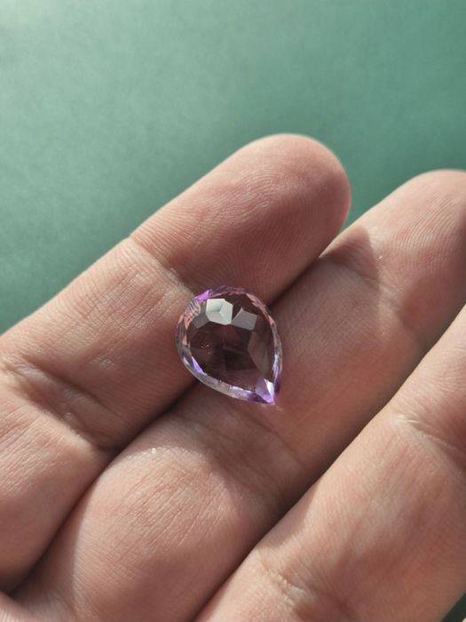 Ametist Natural 9.30 Ct, origine Madagascar