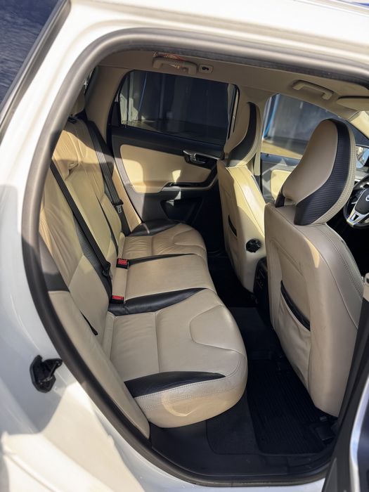 Volvo xc 60 R-design