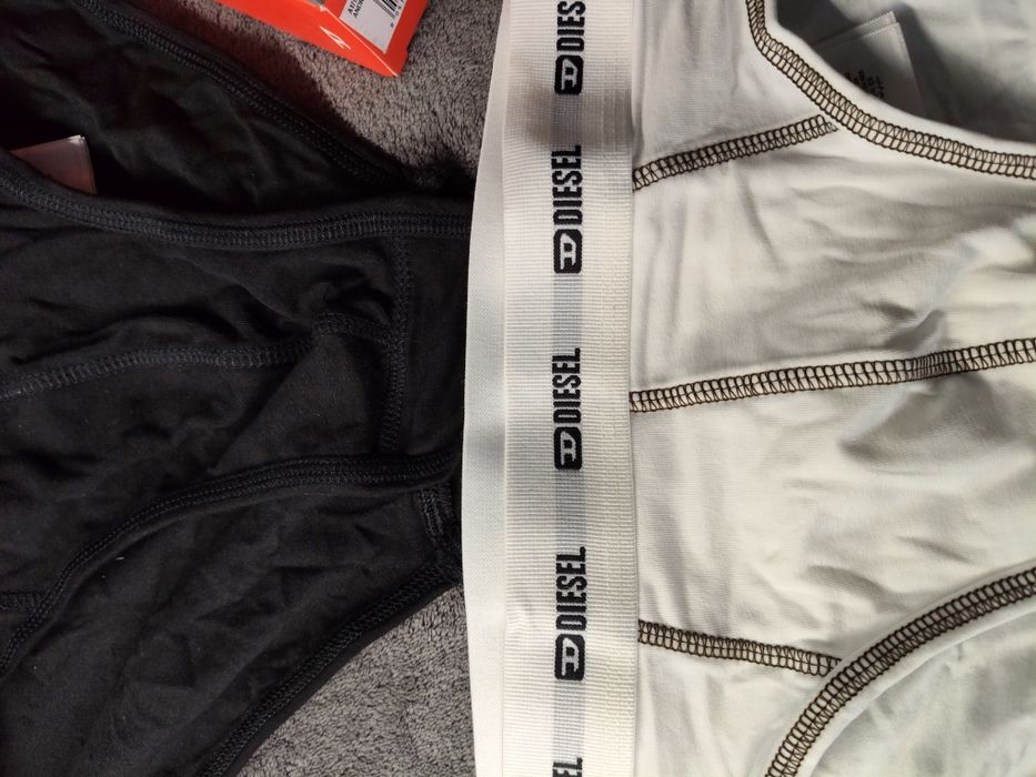 Calvin Klein set 3 chiloți bărbătești alb-negru-negru cu model L noi