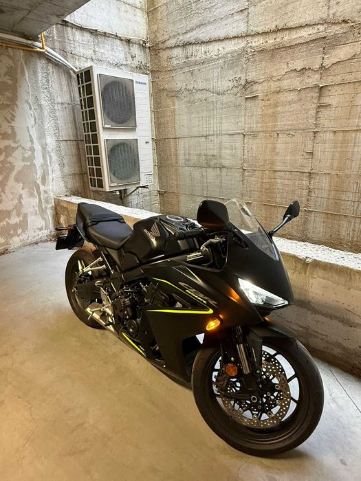Honda CBR650R E-Clutch 2026 – 168 km – stare impecabilă
