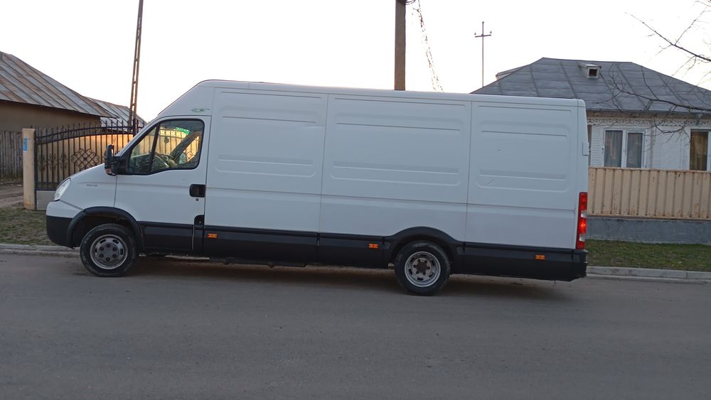 Iveco Daily 35C18 Dubă anul 2010 Italia