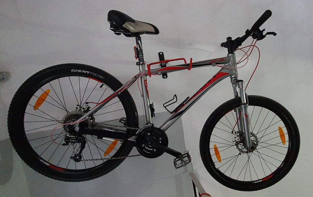 Продам велосипед GIANT Revel