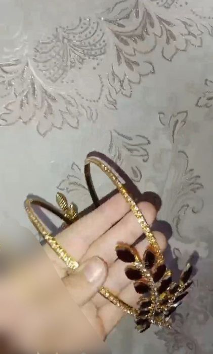 Qólda ishlangan ikkitalik abadok