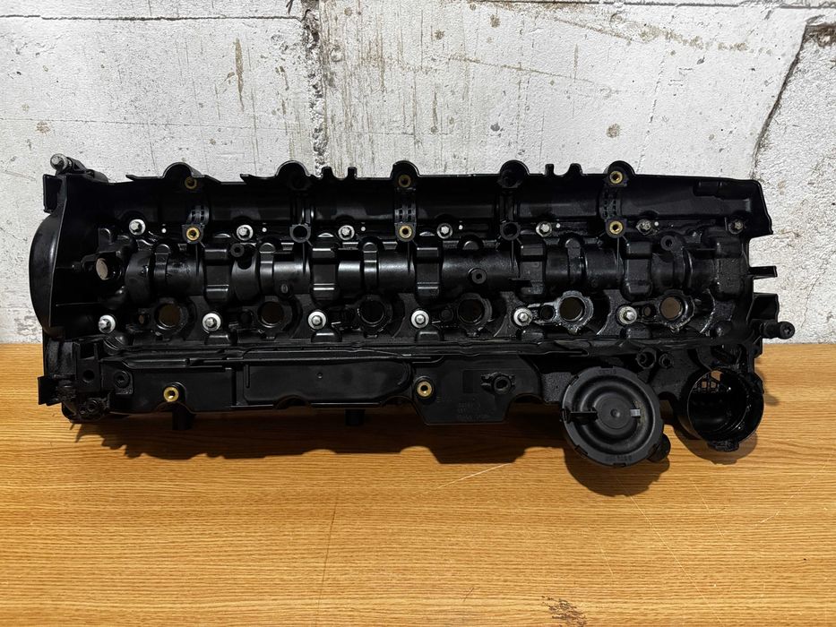 Capac culbutori tacheti chiulasa original BMW motor N57 3.0 diesel BMW X5 E70 F15 X6 E70 E71 Seria 5 F10 Seria 3 F30 Seria 4 F32 F36
