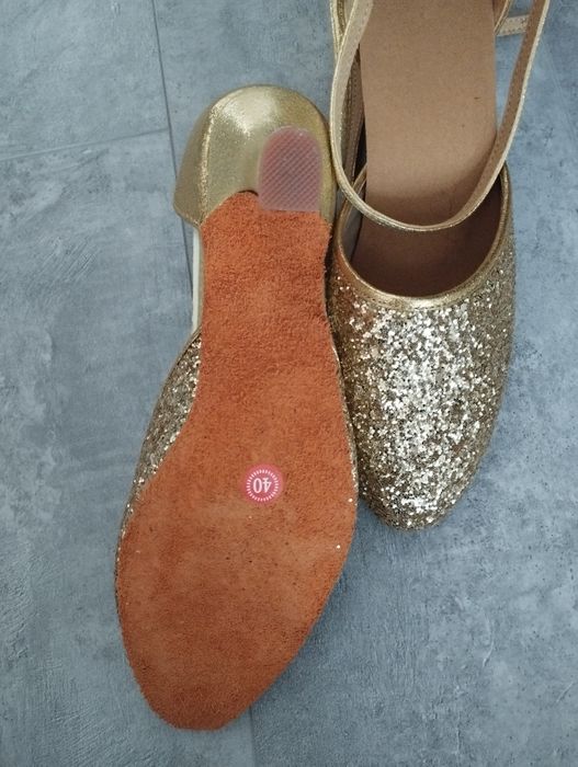 Обувь для занятий танцами