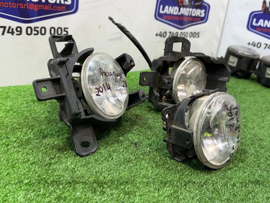 PROIECTOR CEATA FATA STANGA/DREAPTA (3 BUC.) PEUGEOT 208 1.0 BENZINA 2014 COD OEM 9675450980 2012-2018