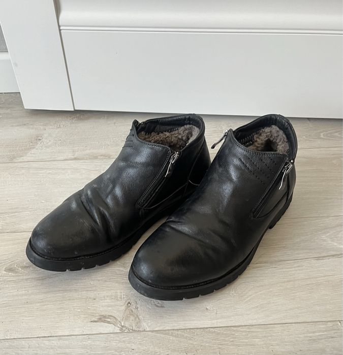 Отдам бесплатно обувь мужские зимние