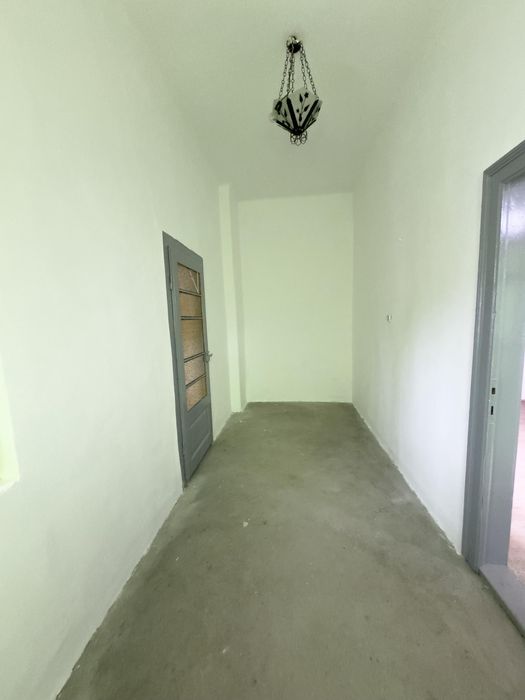 Casa centrala, 4 camere + anexe
