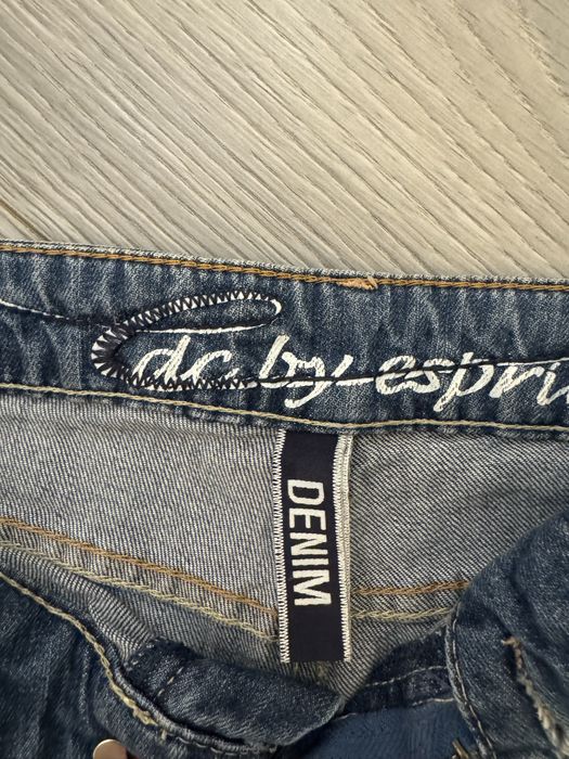 Продам джинсовые шорты Esprit