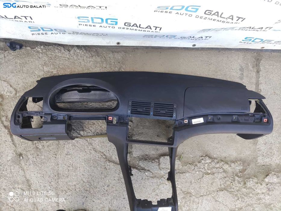 Plansa Bord Goala cu Capac Airbag BMW Seria 3 E46 1998 - 2006