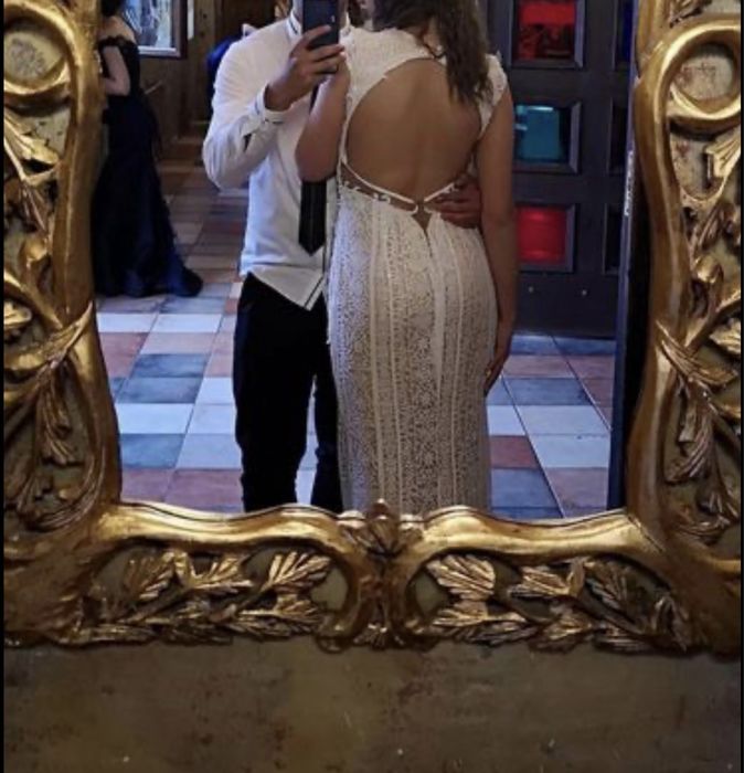 Бяла бална рокля (Турция)