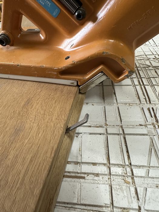 Инстумент за коване на дървен под (масив към дюшеме) Bostitch MFN-201