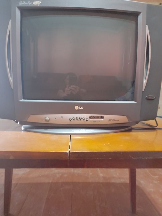 Lg телевизор сотилади