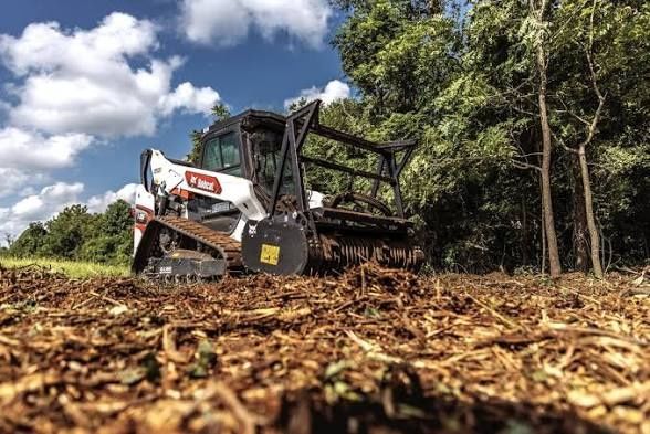 Închirieri Utilaje Excavator bobcat Miniexcavator