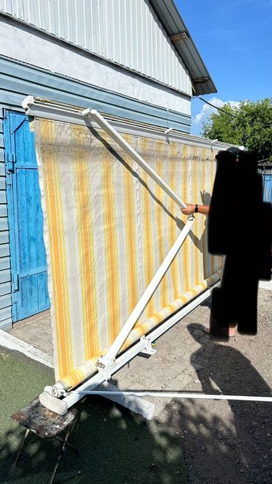 Продам навесной карниз