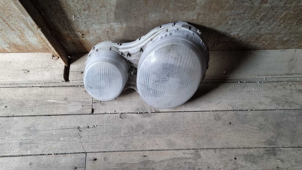 Стекла на фару мерседес лупарь