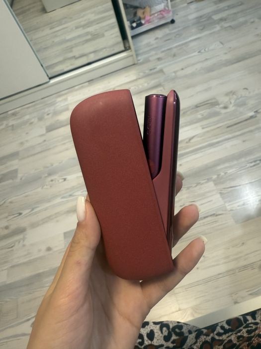 Iqos iluma burgundy