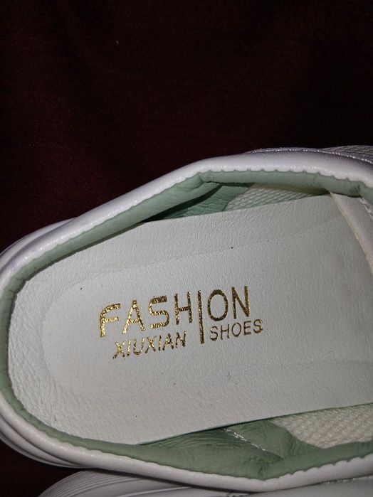 Из США, женские белые кеды.