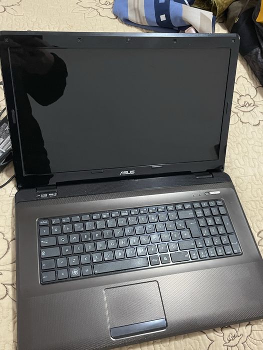 Vând Laptop asus , trebuie schimbata placa video