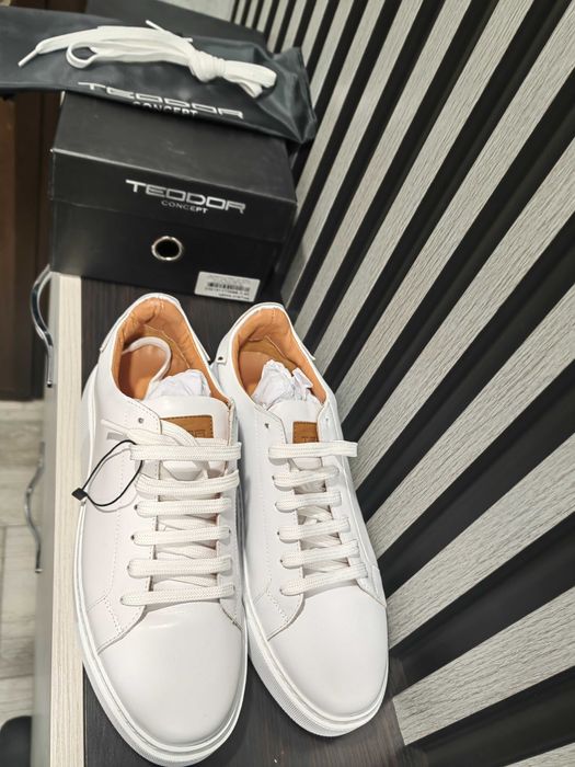 Бели кецове от естествена кожа Теодор