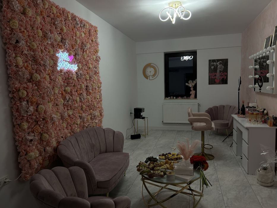 Inchiriez camera makeup