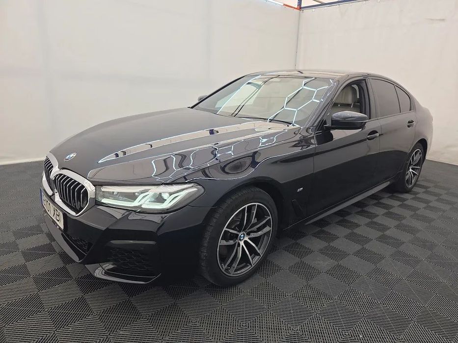 BMW Seria 5 2022 — imagine 1
