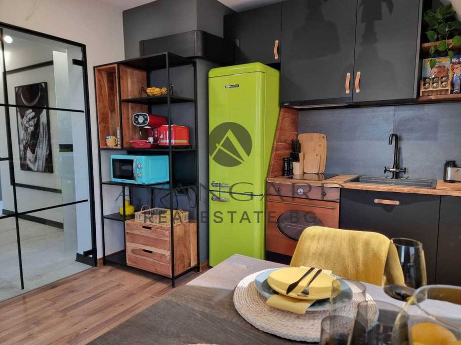 Продава се Тристаен апартамент в Пловдив, Център - 120 кв.м за 2959 €/кв.м - Снимка #2