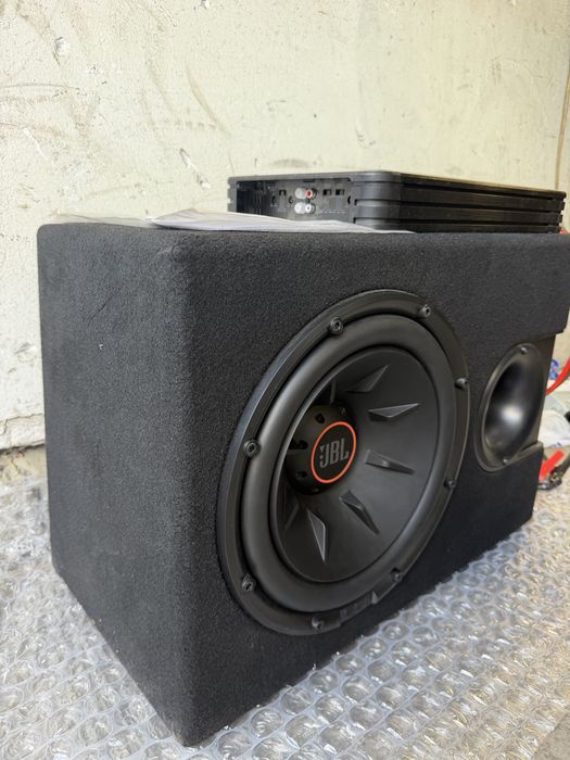 Нова бас каса JBL с усилвател!!!