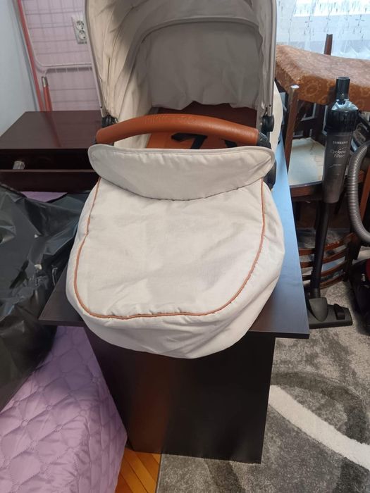 Комбинирана бебешка  количка Kikkaboo Divaina 2в1