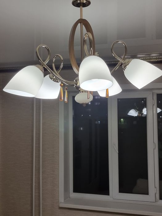 Срочно!!! Срочно!!! Продам люстру 5 рожковую