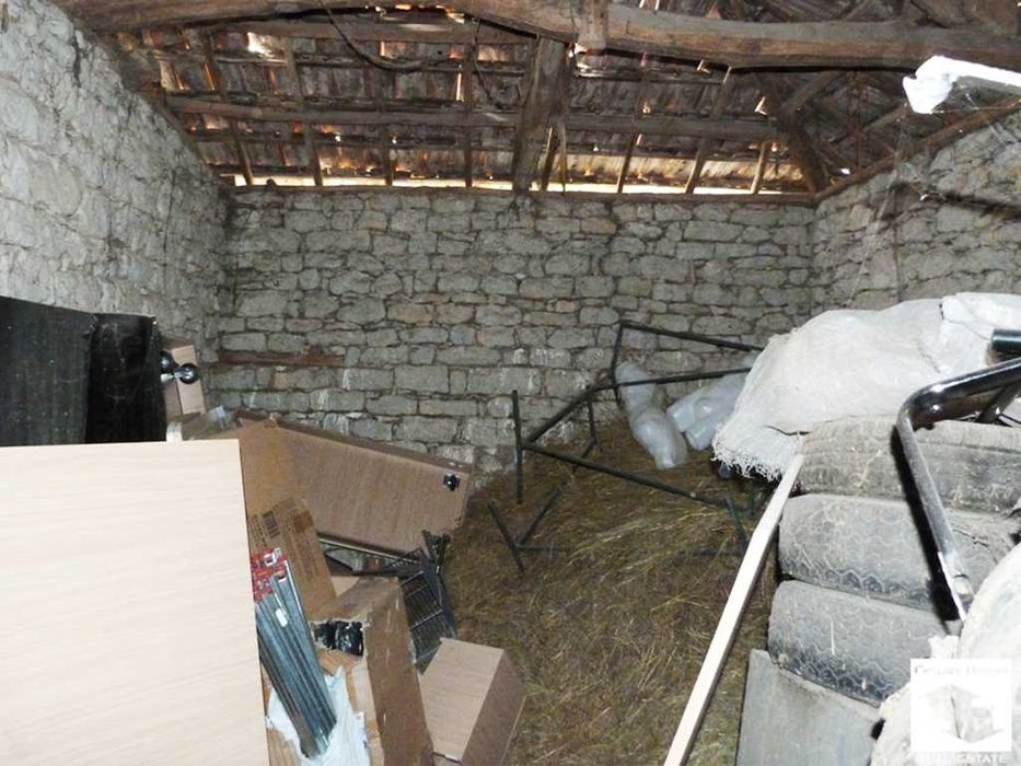 115929 Къща с равен двор в с. Беляковец, на минути от Велико Търново