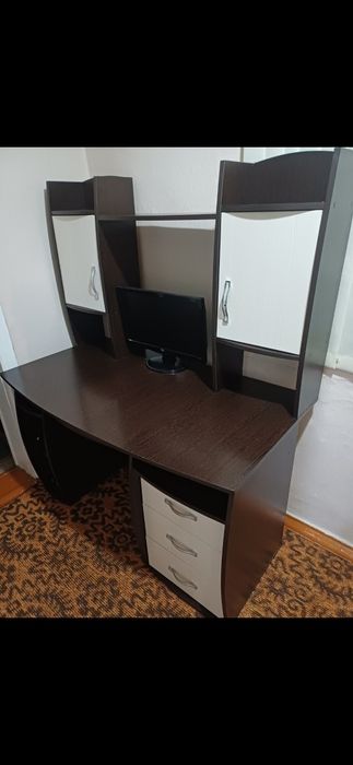 Компьютерный стол
