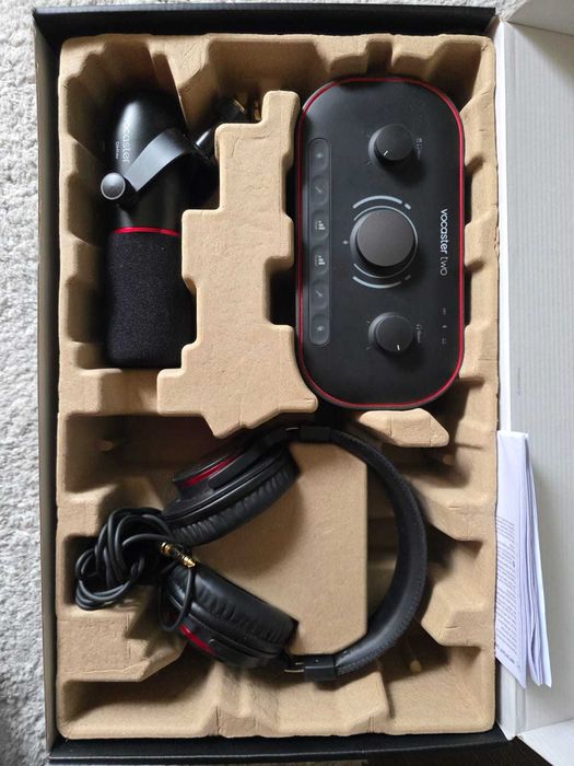 Focusrite Vocaster Two Podcast Interface