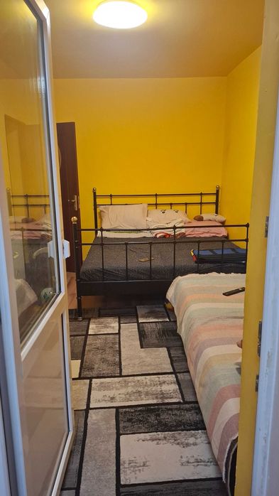 Vand apartament 3 camere Lonea Bl.319